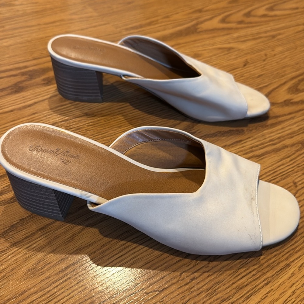 Universal Thread Heeled Mules - Picture 3 of 10